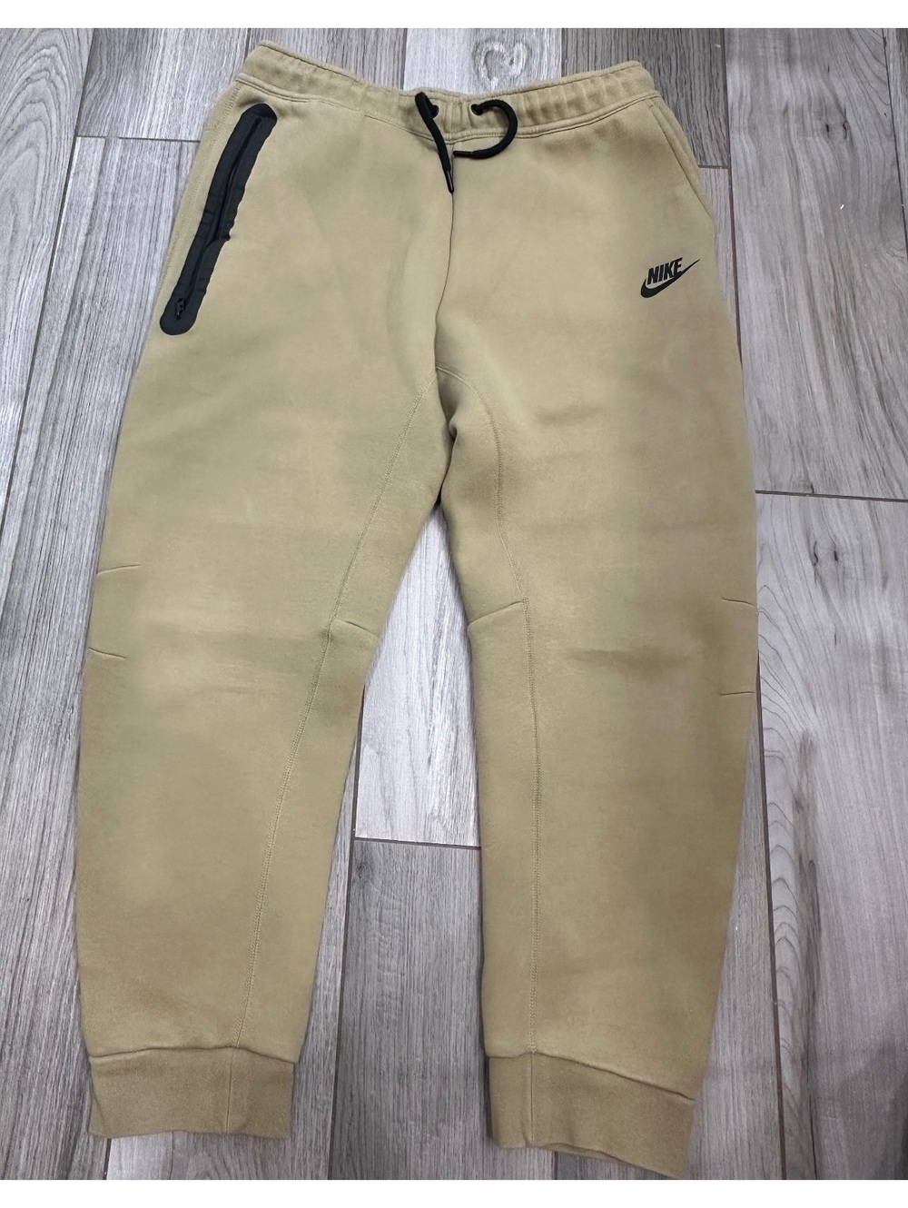 Nike youth  Jogger Sweatpants in Tan Size XL
